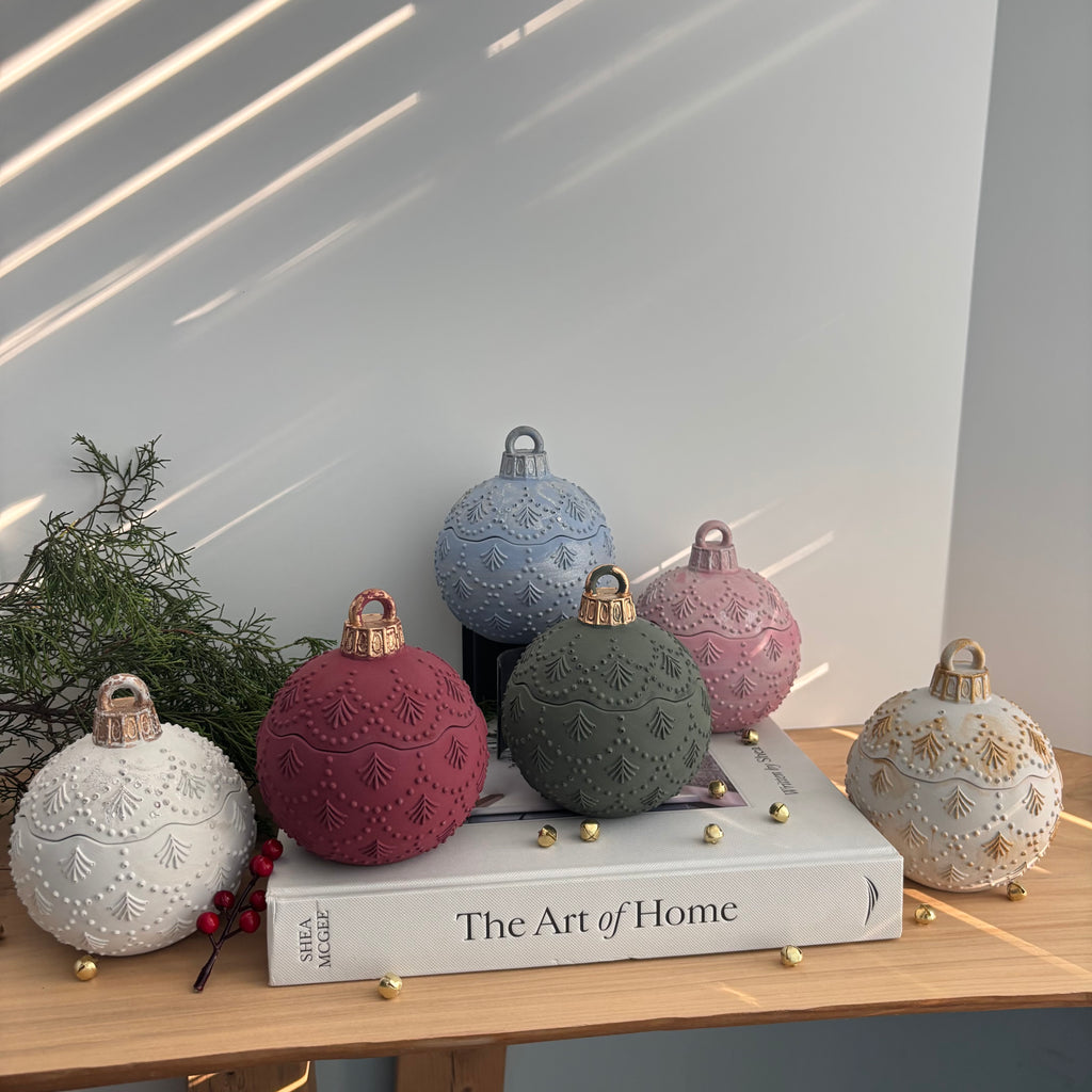 Noelle - Concrete Ornament Vessel