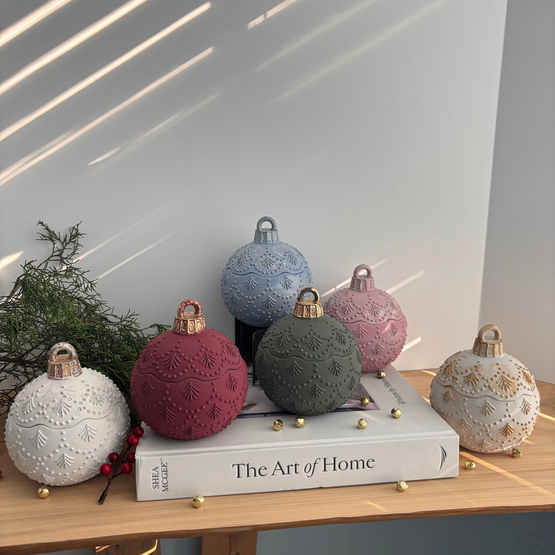 Noelle - Concrete Ornament Vessel