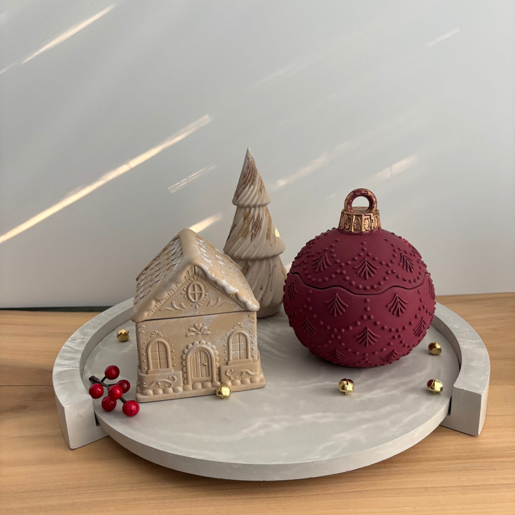 Noelle - Concrete Ornament Vessel