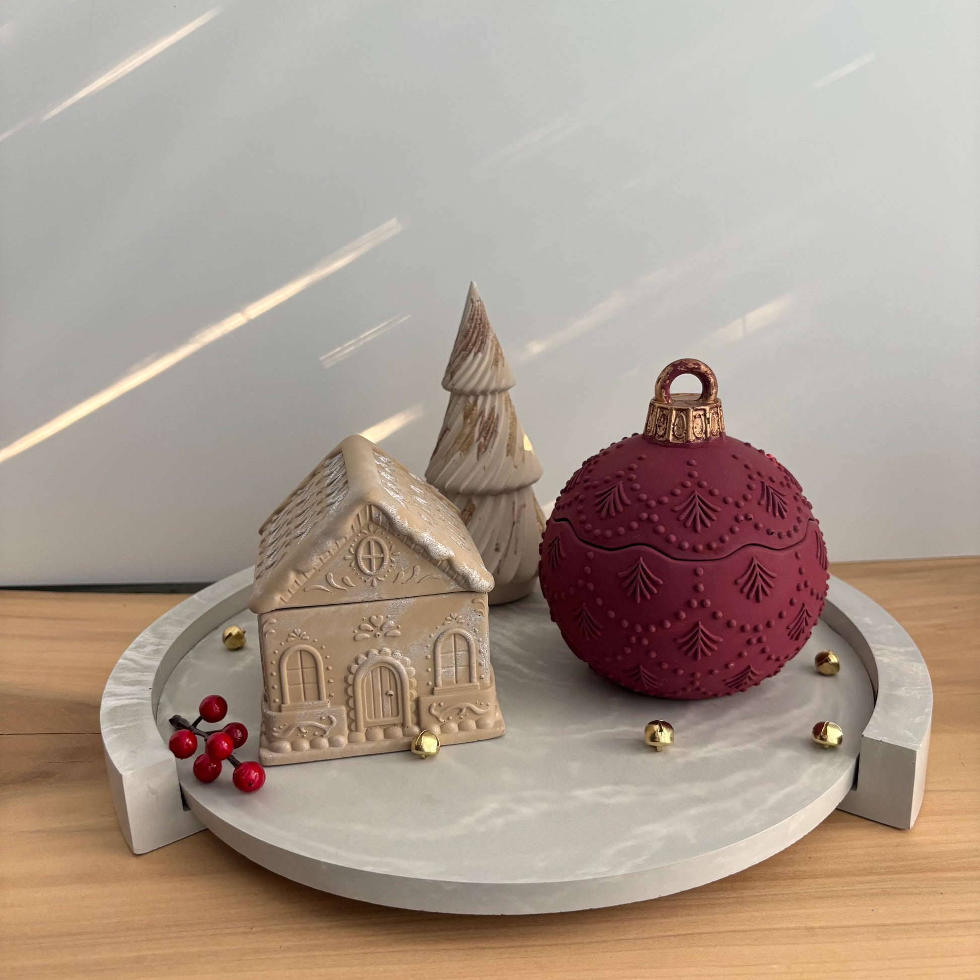 Noelle - Concrete Ornament Candle