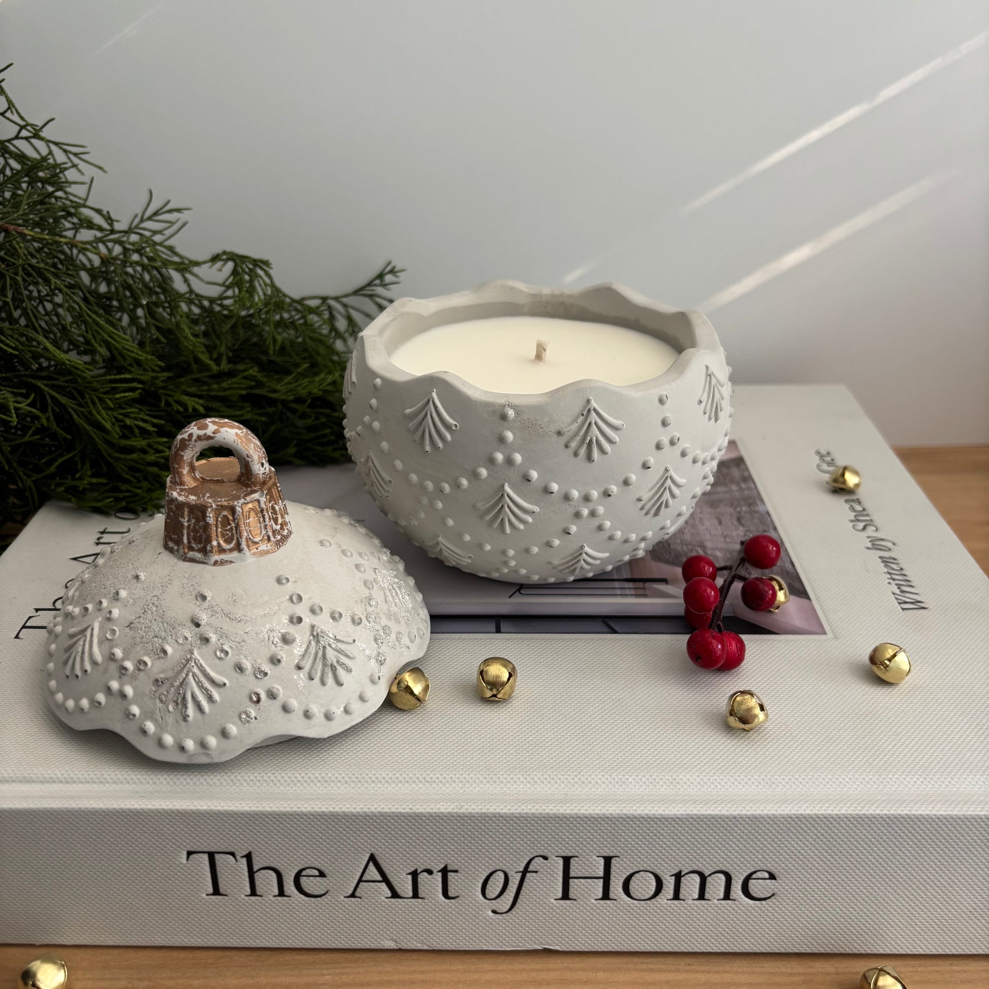 Noelle - Concrete Ornament Candle