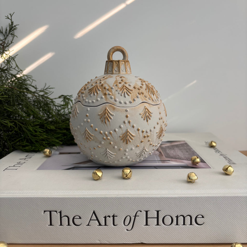 Noelle - Concrete Ornament Vessel