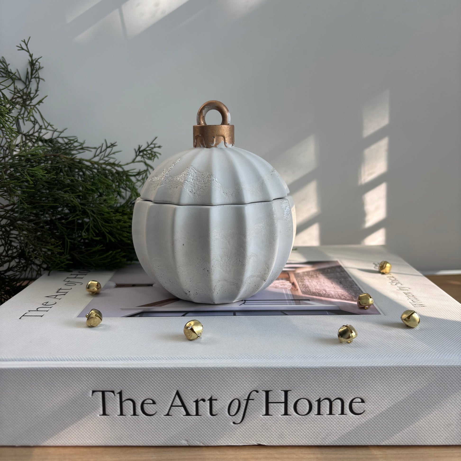 Aurora - Concrete Ornament Vessel