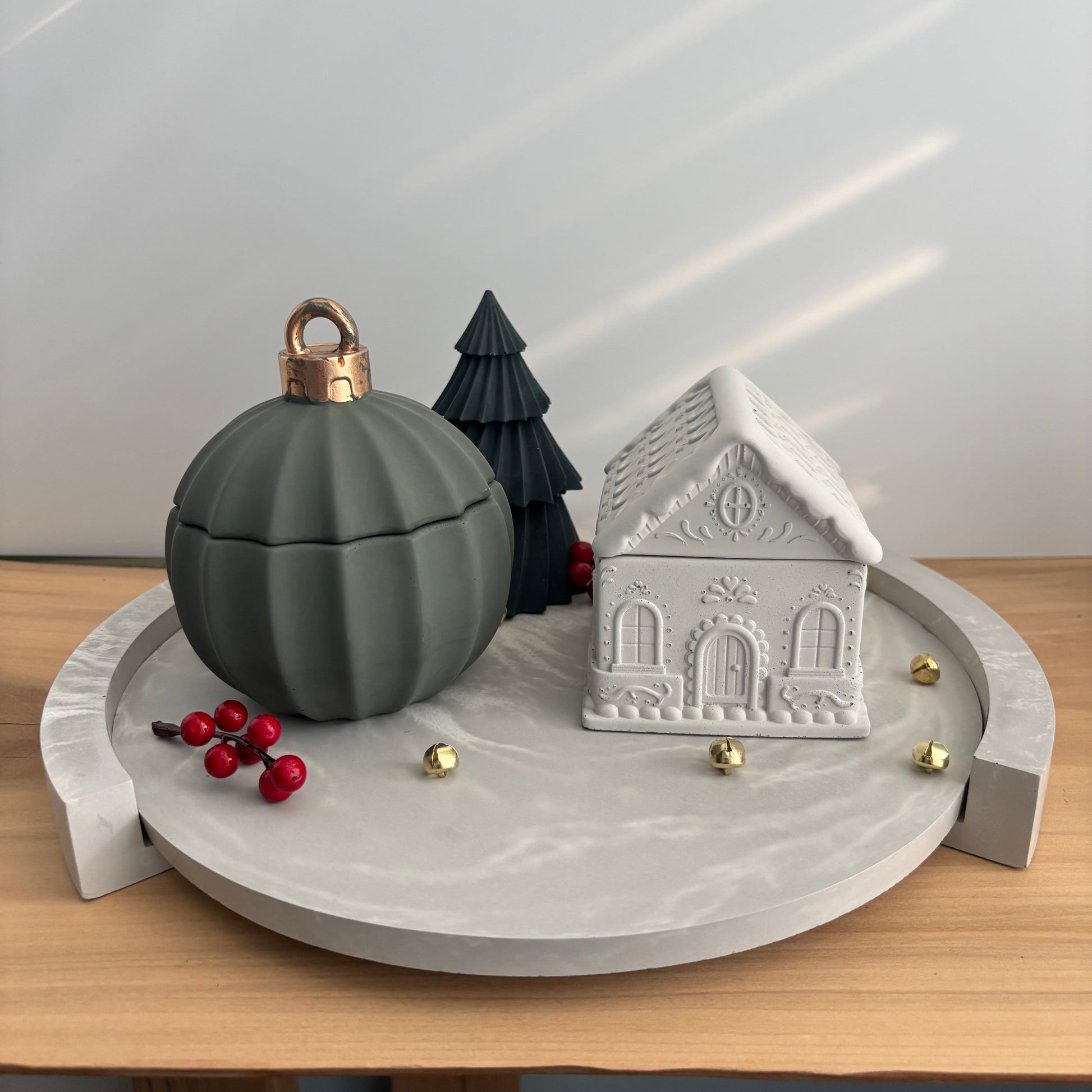 Aurora - Concrete Ornament Vessel
