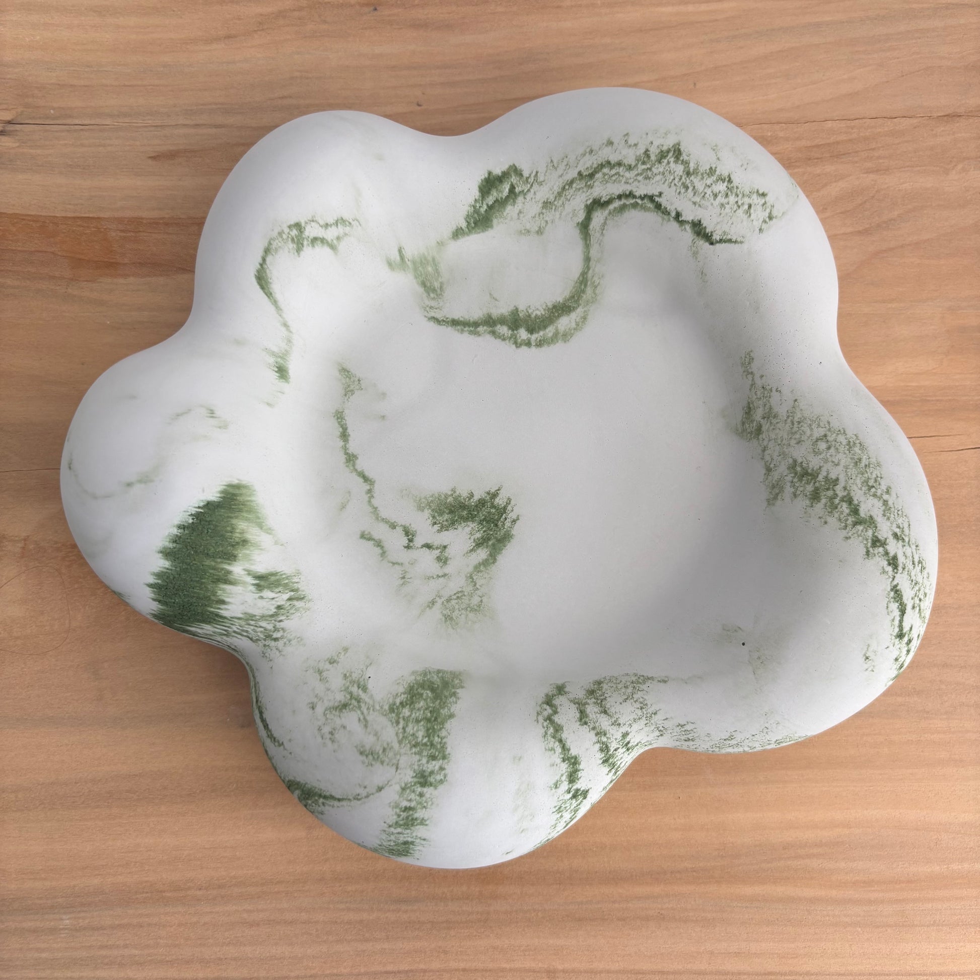 Bloom Concrete Tray – Sculptural Catchall Dish