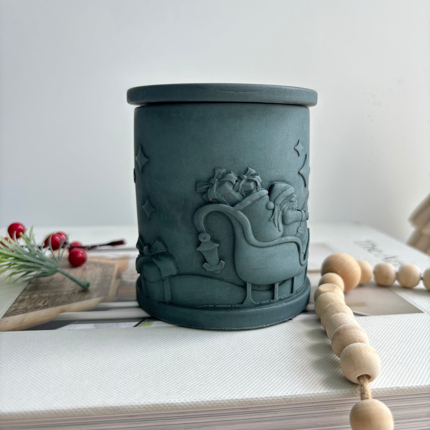 Santa Sleigh Candle Pot