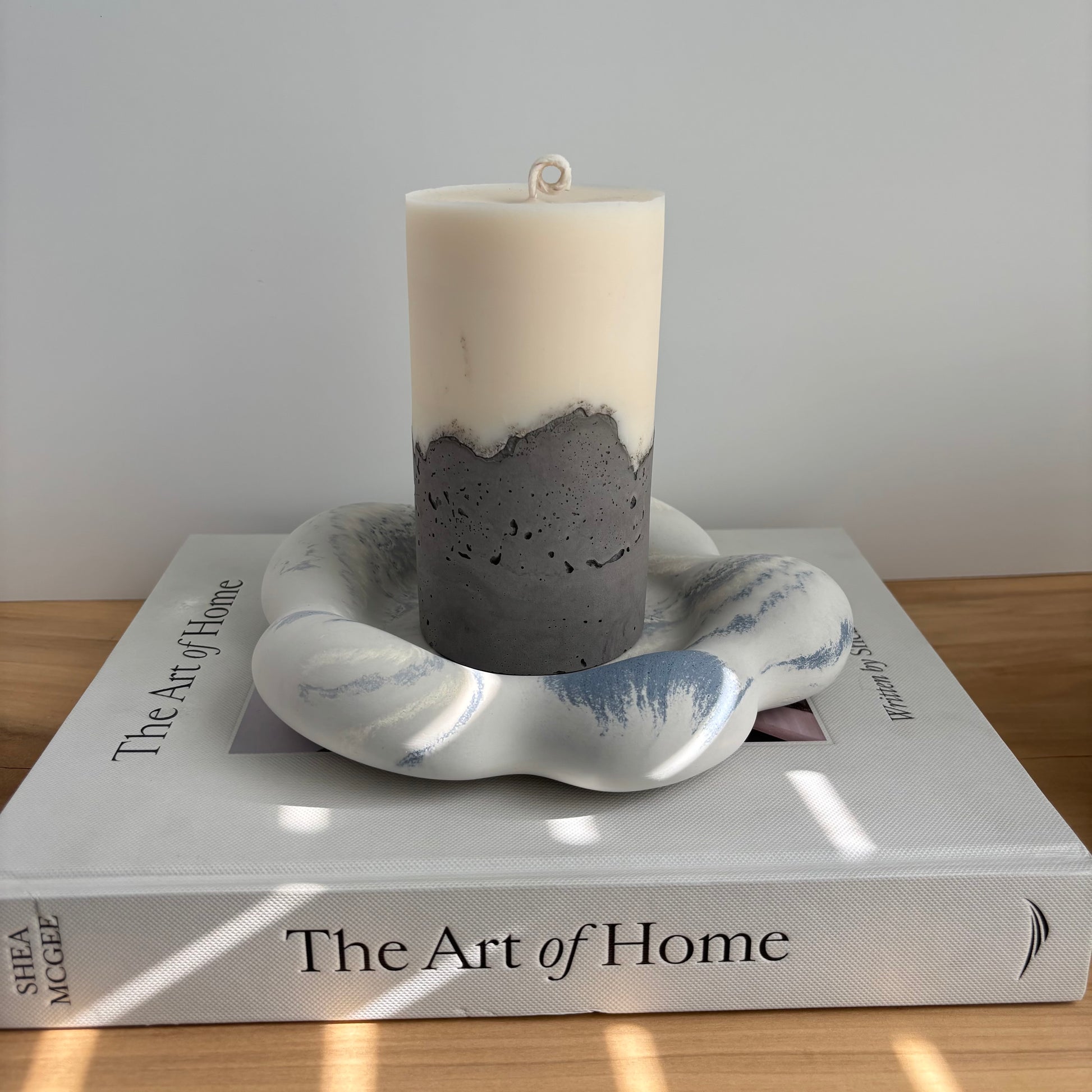 Bloom Concrete Tray – Sculptural Catchall Dish