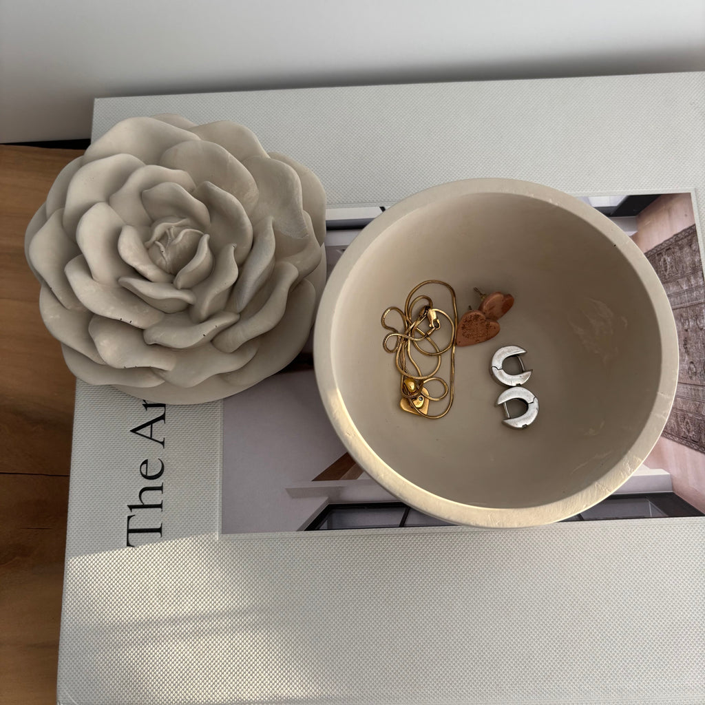 Bloomstone – Floral Lid Concrete Candle | Handmade Sculptural Flower Candle | Valentine’s Day Gift