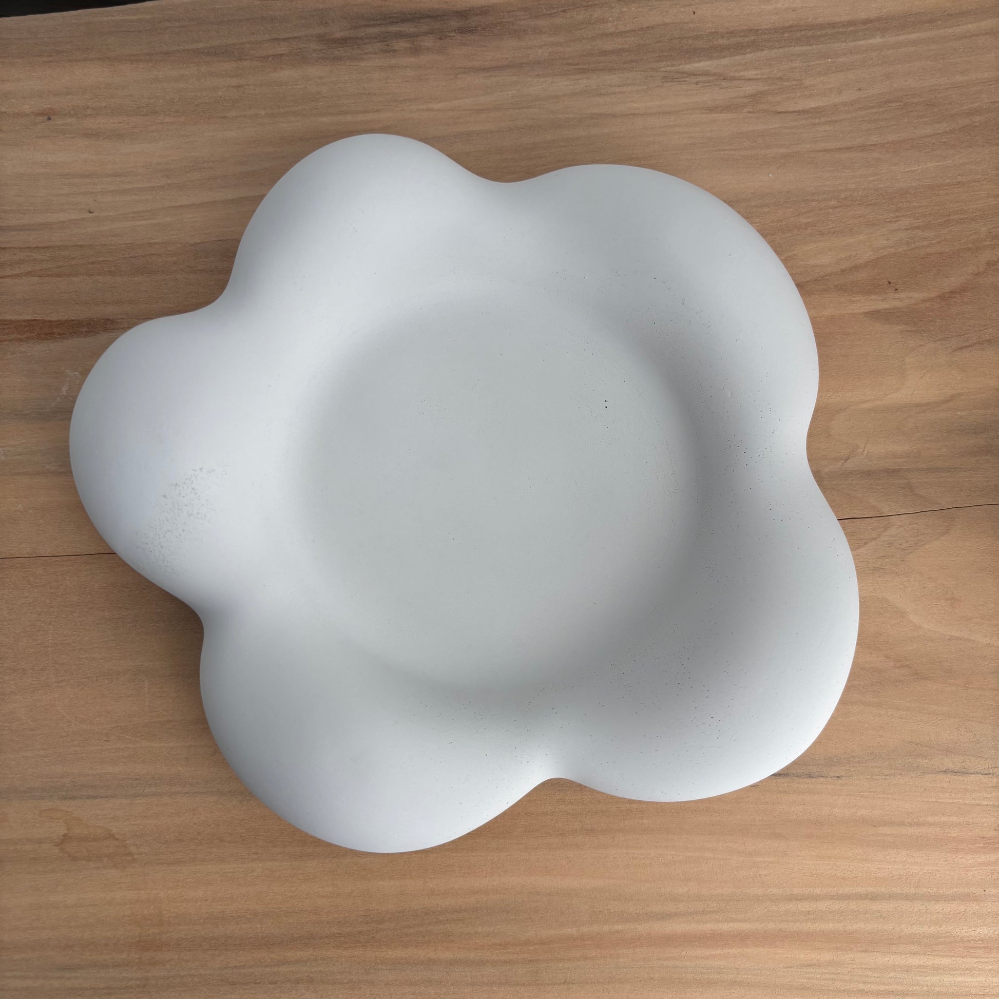 Bloom Concrete Tray – Sculptural Catchall Dish