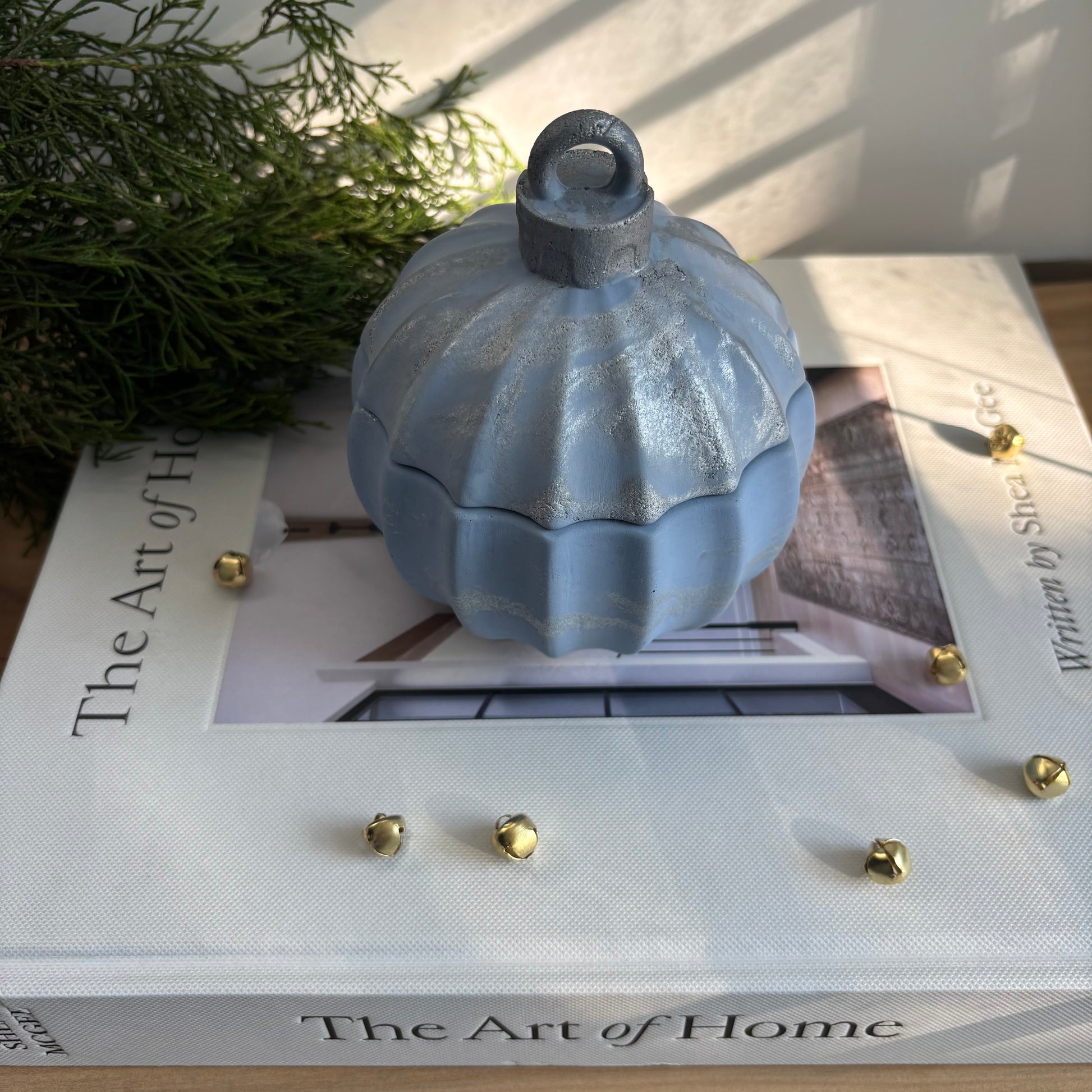 Aurora - Concrete Ornament Vessel