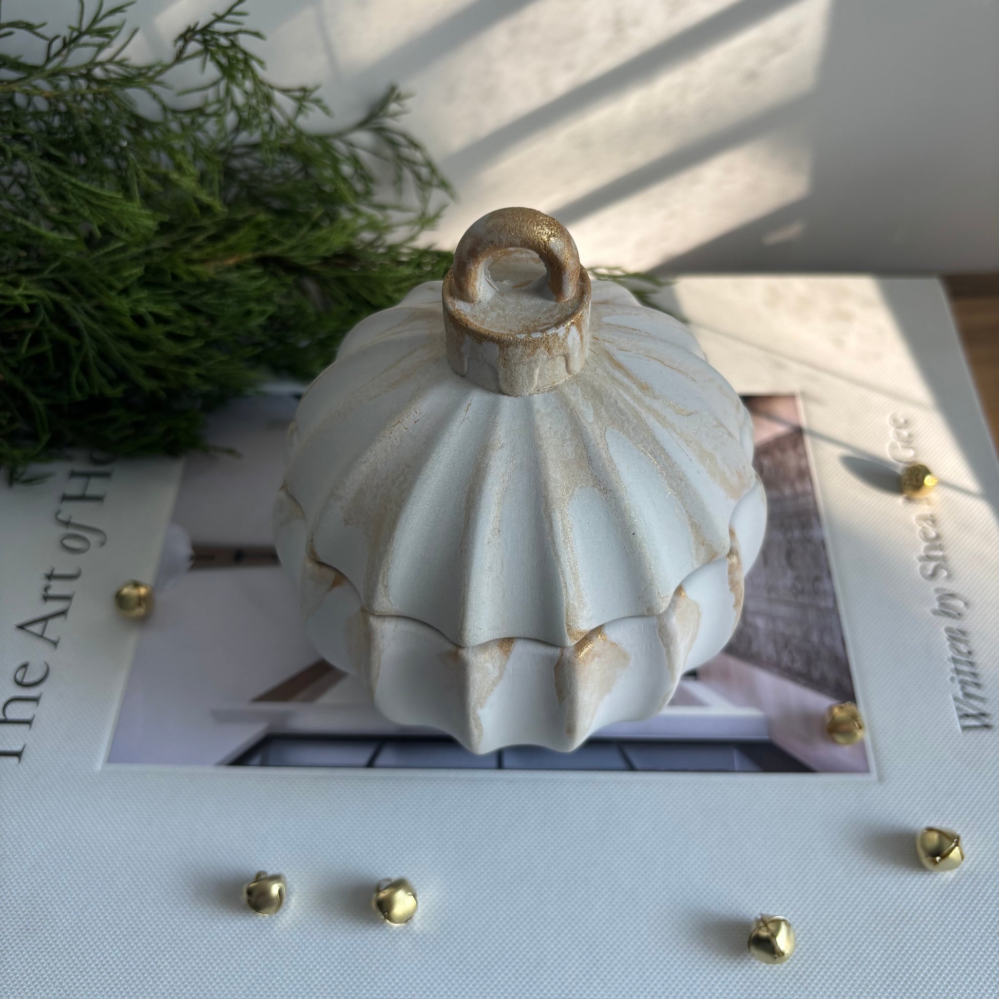 Aurora - Concrete Ornament Vessel