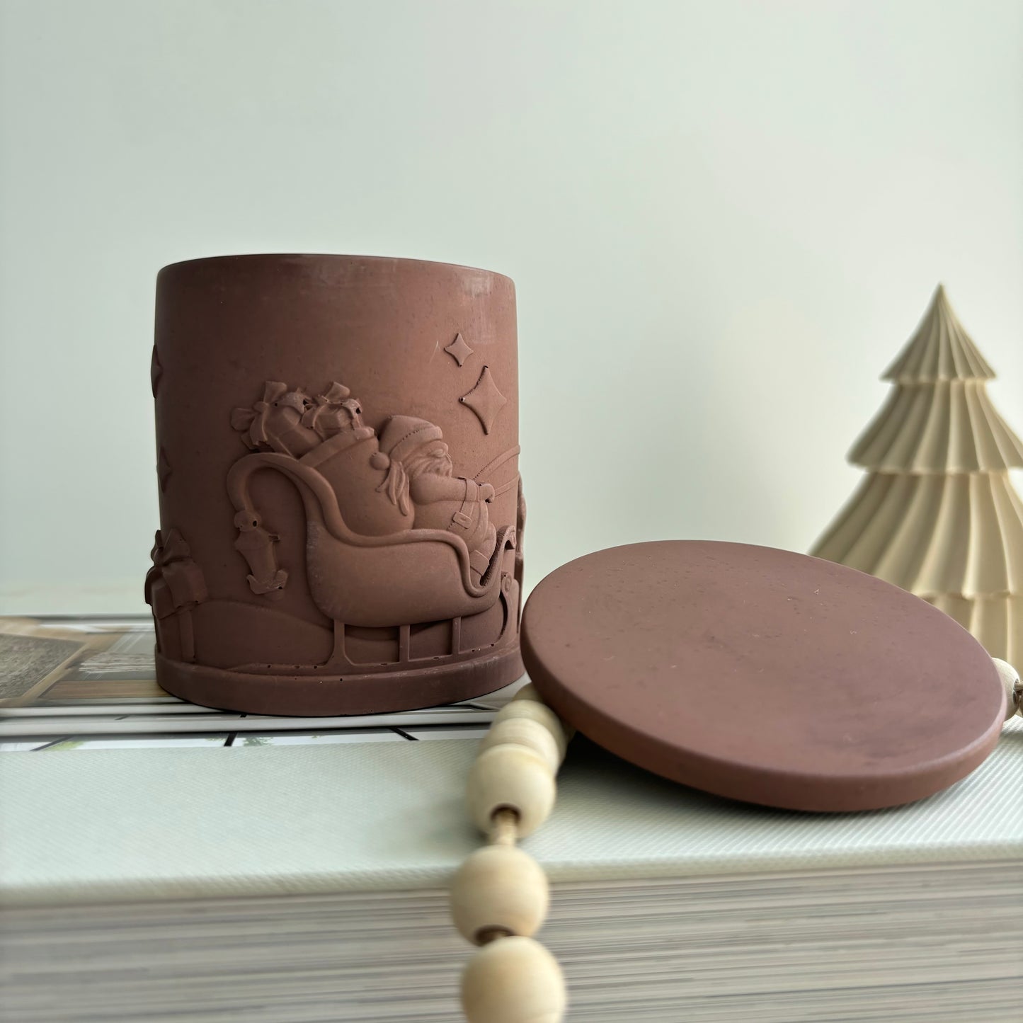 Santa Sleigh Candle Pot