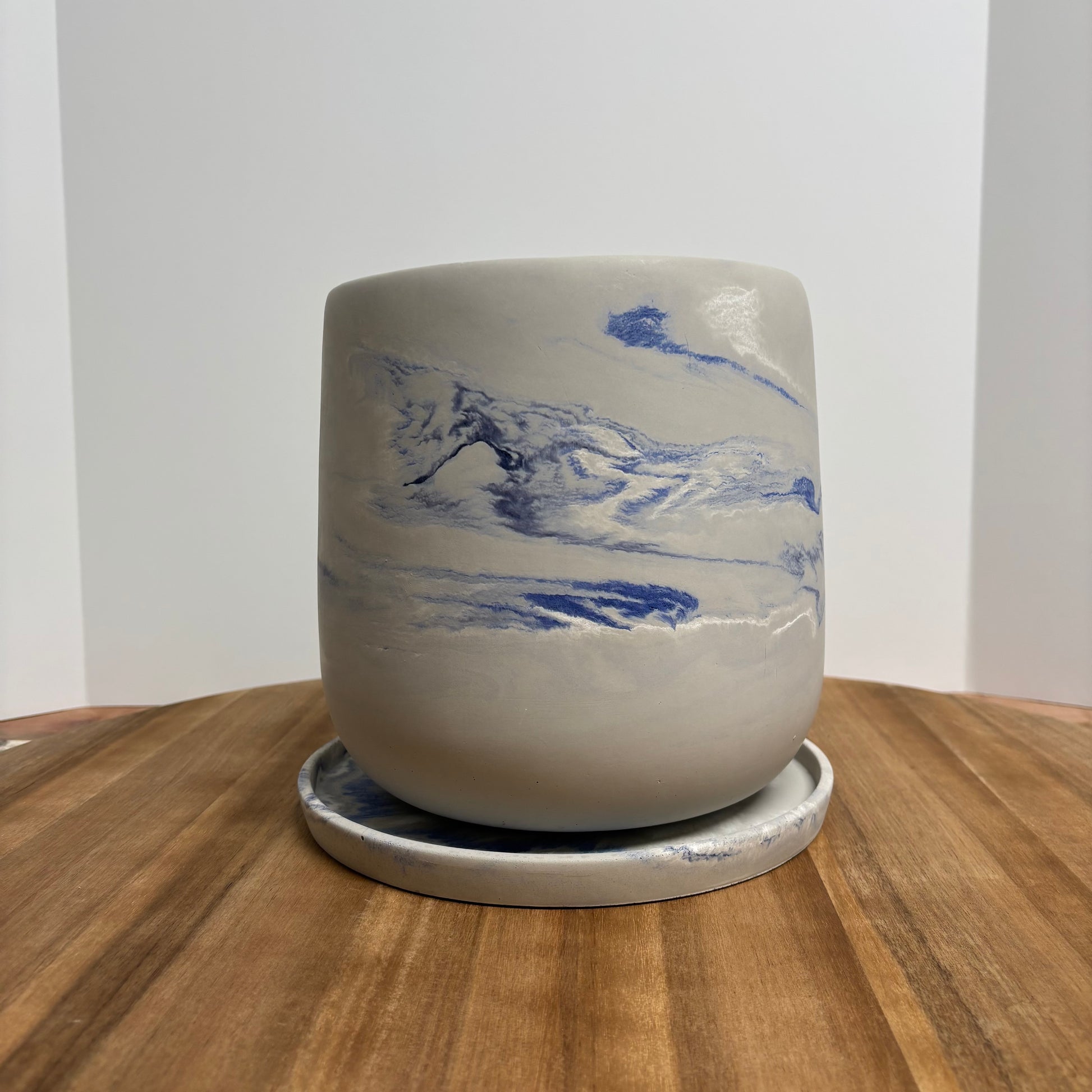 Luma - 7.5" Planter with Saucer | Concrete Plant Pot