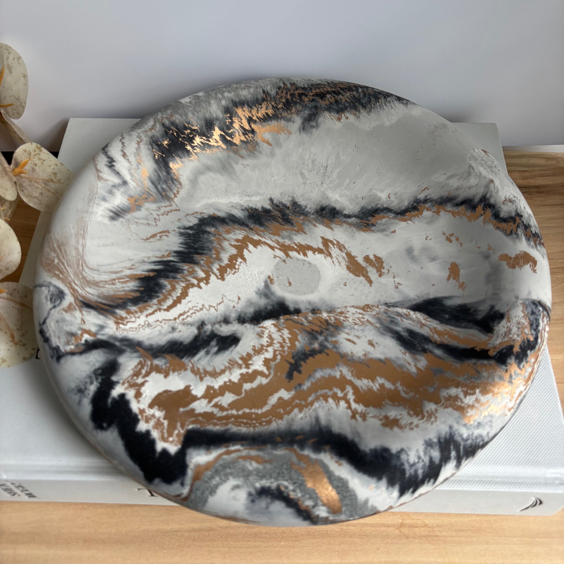 Petra - Pebble Concrete Tray