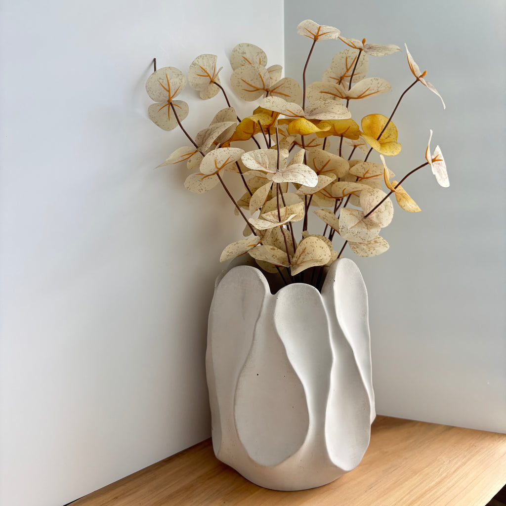Maros - Sculptural Concrete Vase – Wavy Planter Pot – Organic Vase